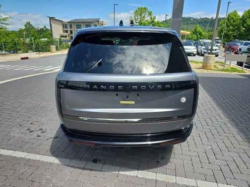 2023 Land Rover Range Rover SV