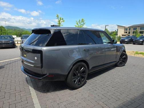 2023 Land Rover Range Rover SV