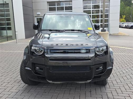 2023 Land Rover Defender 110 V8