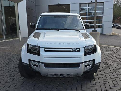 2021 Land Rover Defender 110 SE