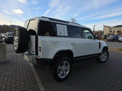 2021 Land Rover Defender 110 SE