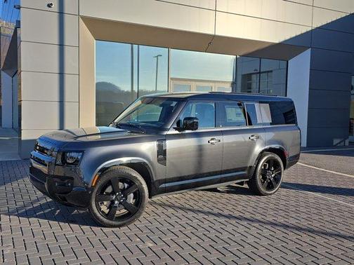 2026 Land Rover Defender 130 X-Dynamic SE