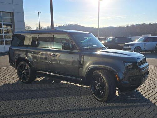 2026 Land Rover Defender 130 X-Dynamic SE