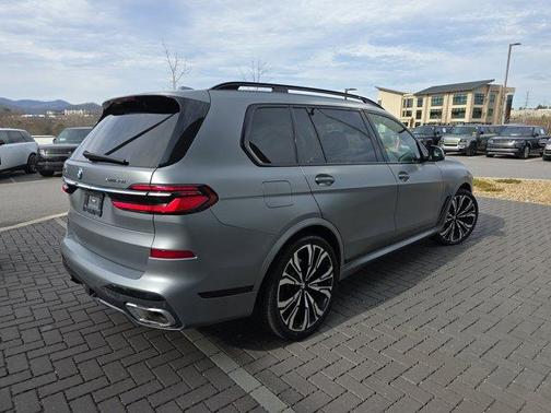 2023 BMW X7 xDrive40i