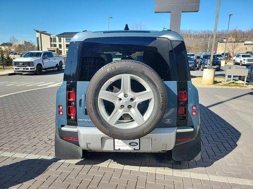 2020 Land Rover Defender 110 SE