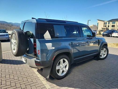2020 Land Rover Defender 110 SE