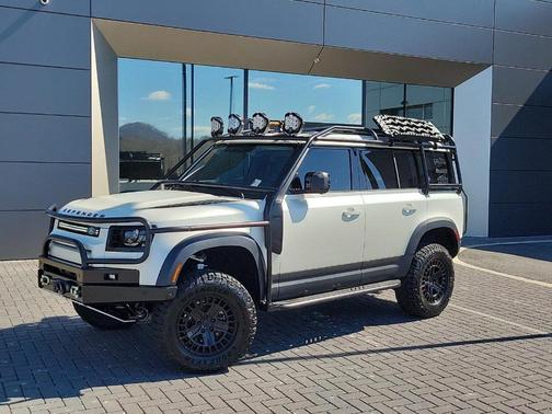 2024 Land Rover Defender P300