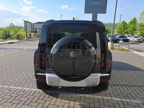 2025 Land Rover Defender P400 S