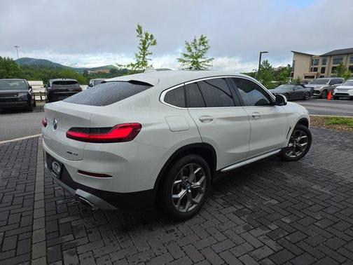2023 BMW X4 xDrive30i
