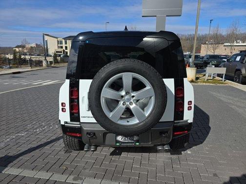 2025 Land Rover Defender P500 X-Dynamic SE