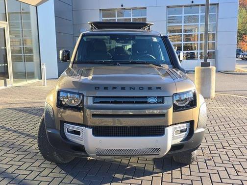 2025 Land Rover Defender P300