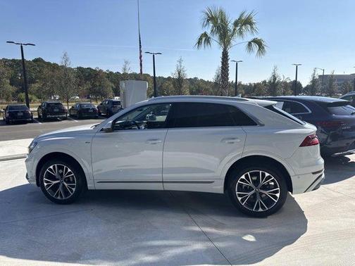 2023 Audi Q8 55 Premium Plus