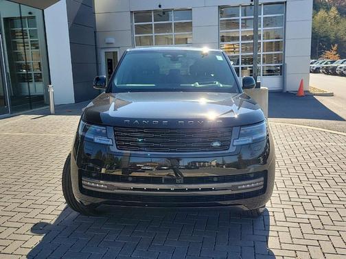 2025 Land Rover Range Rover P530 SE