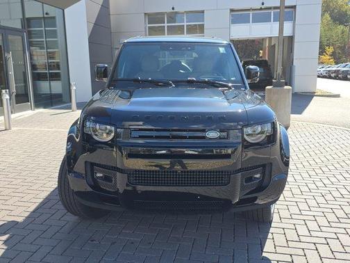 2025 Land Rover Defender P400 X-Dynamic SE