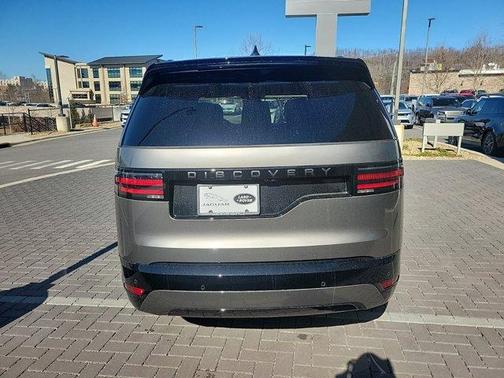 2025 Land Rover Discovery P360 Dynamic SE