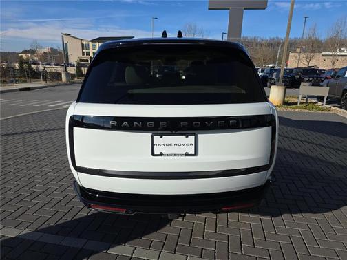 2026 Land Rover Range Rover SE