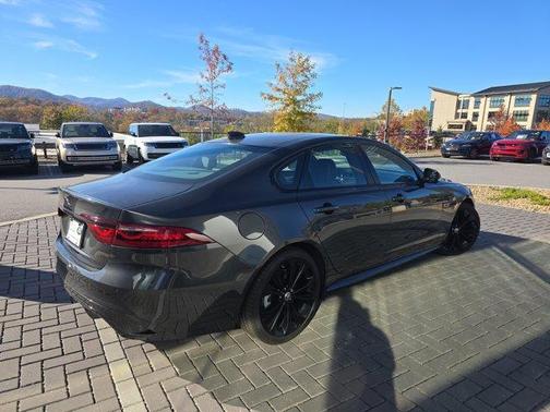 2024 Jaguar XF R-Dynamic SE