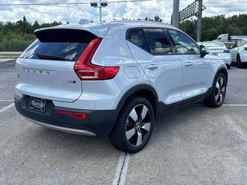 2020 Volvo XC40 T5 Momentum