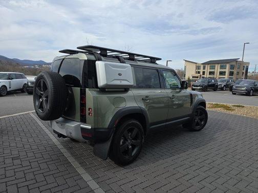 2025 Land Rover Defender P300