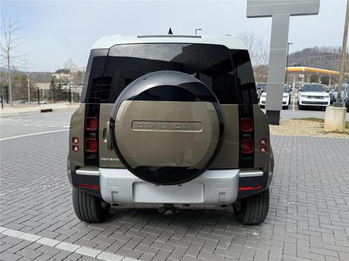 2025 Land Rover Defender P400 S