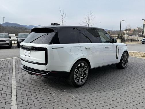 2025 Land Rover Range Rover P530 SE