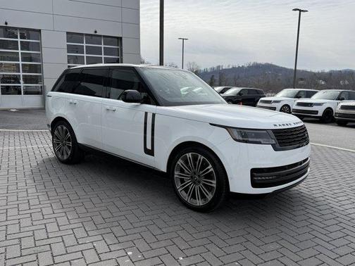 2025 Land Rover Range Rover P530 SE