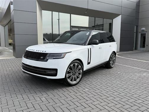 2025 Land Rover Range Rover P530 SE