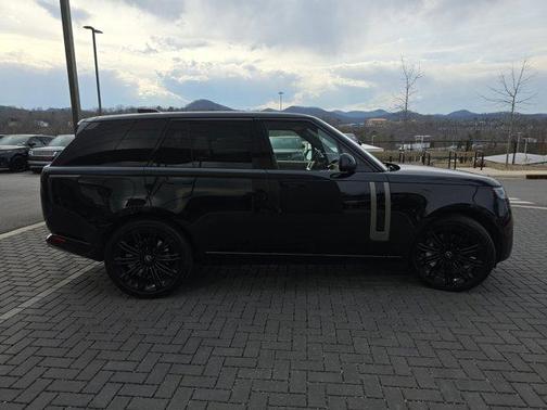 2023 Land Rover Range Rover P530 SE