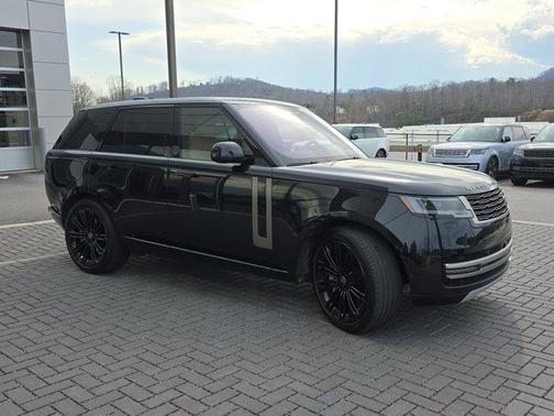 2023 Land Rover Range Rover P530 SE
