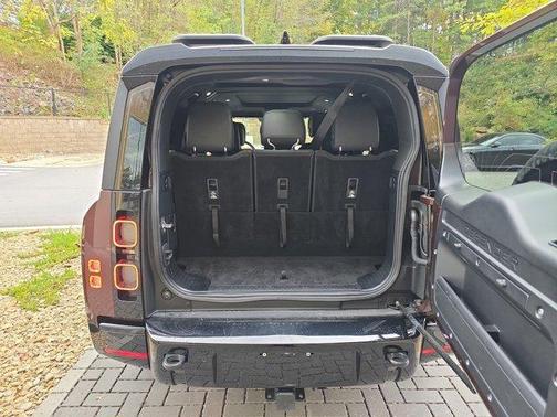 2024 Land Rover Defender P400 X