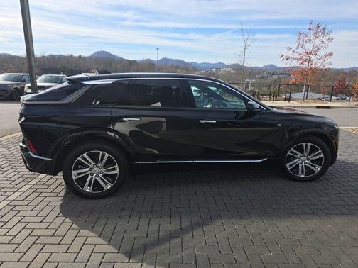 2024 Cadillac LYRIQ Tech