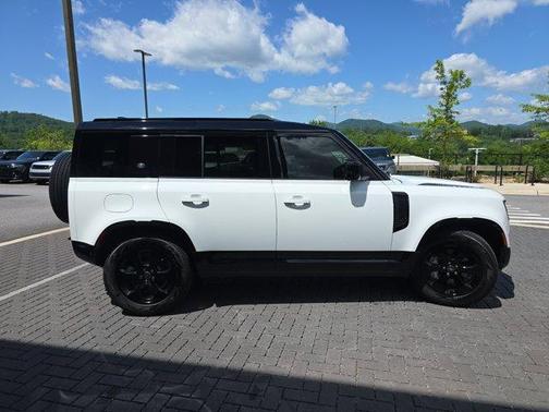 2023 Land Rover Defender 110 X-Dynamic SE