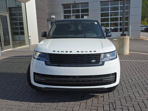 2025 Land Rover Range Rover P530 SE