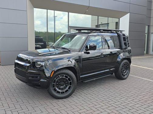 Narvik Black 2026 Land Rover Defender