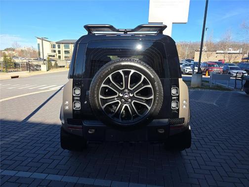 2025 Land Rover Defender OCTA