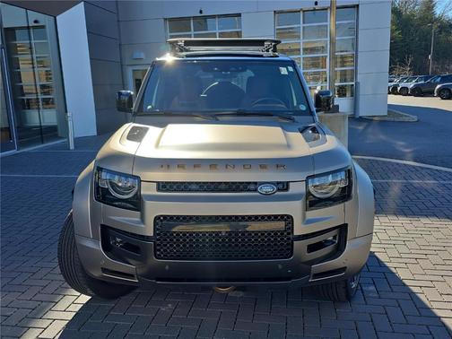 2025 Land Rover Defender OCTA