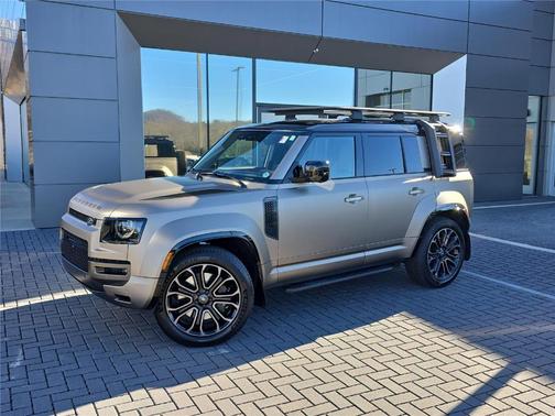 2025 Land Rover Defender OCTA