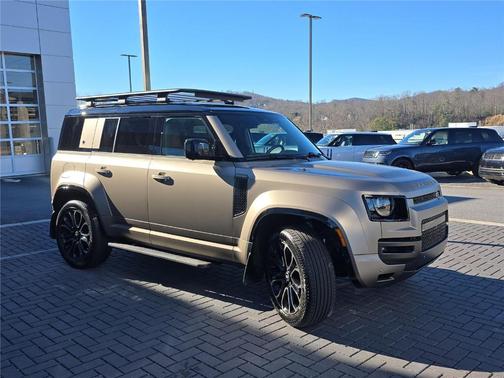 2025 Land Rover Defender OCTA