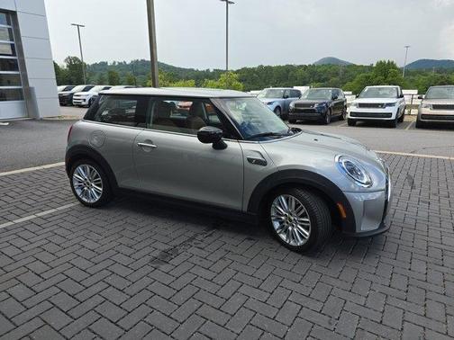 2024 MINI SE Hardtop Cooper