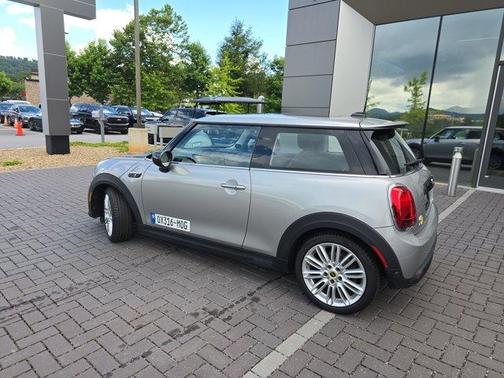 2024 MINI SE Hardtop Cooper