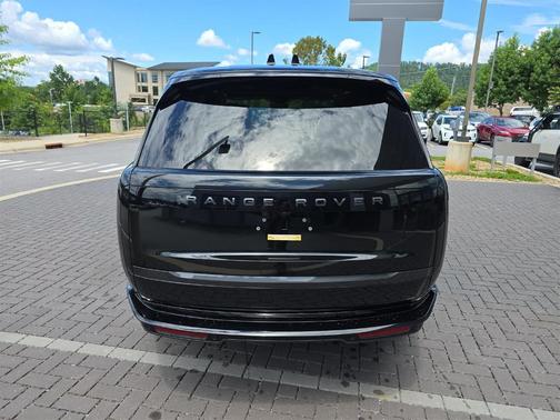2025 Land Rover Range Rover P400 SE 7 Seat