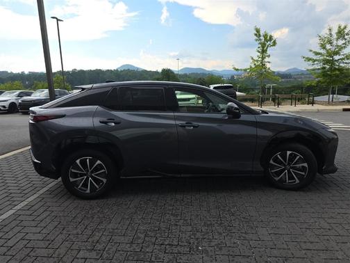 2023 Lexus RZ 450e Luxury