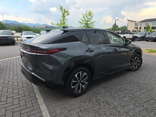 2023 Lexus RZ 450e Luxury