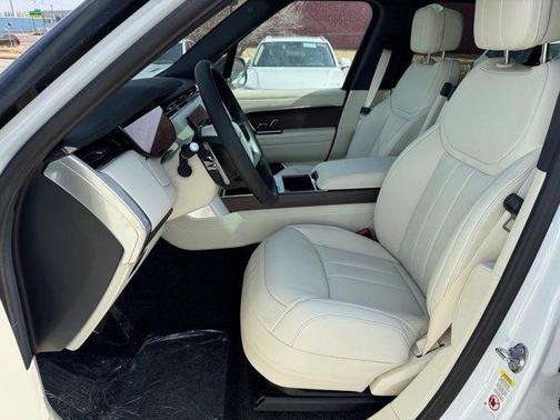 2025 Land Rover Range Rover P400 SE 7 Seat