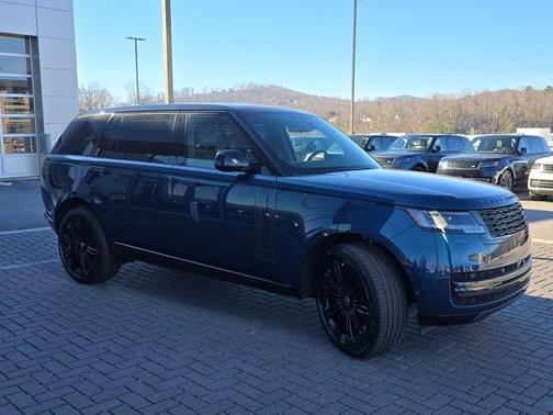 2025 Land Rover Range Rover P400 SE 7 Seat