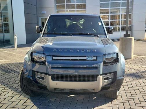 2025 Land Rover Defender P500 X-Dynamic SE