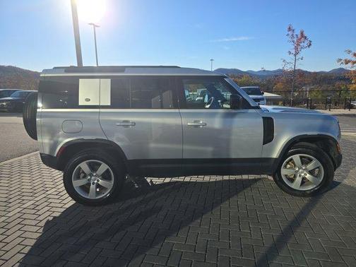 2023 Land Rover Defender 110 Standard