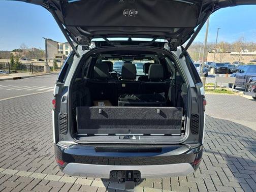 2025 Land Rover Discovery P360 Metropolitan Edition