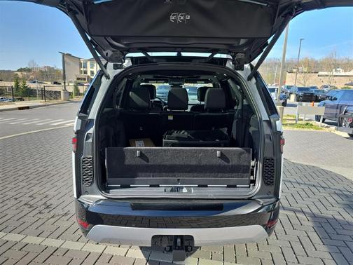 2025 Land Rover Discovery P360 Metropolitan Edition