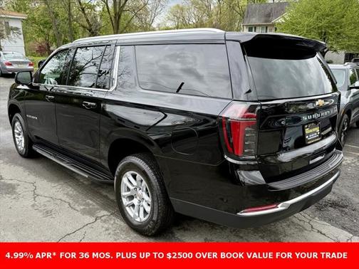 2025 Chevrolet Suburban LT